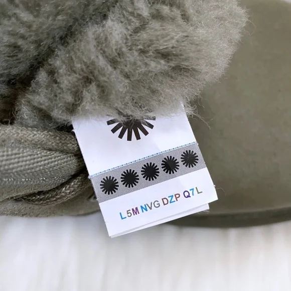 UGG Women’s Neumel Burnt Olive Suede Chukka Boots - Picture 8 of 8